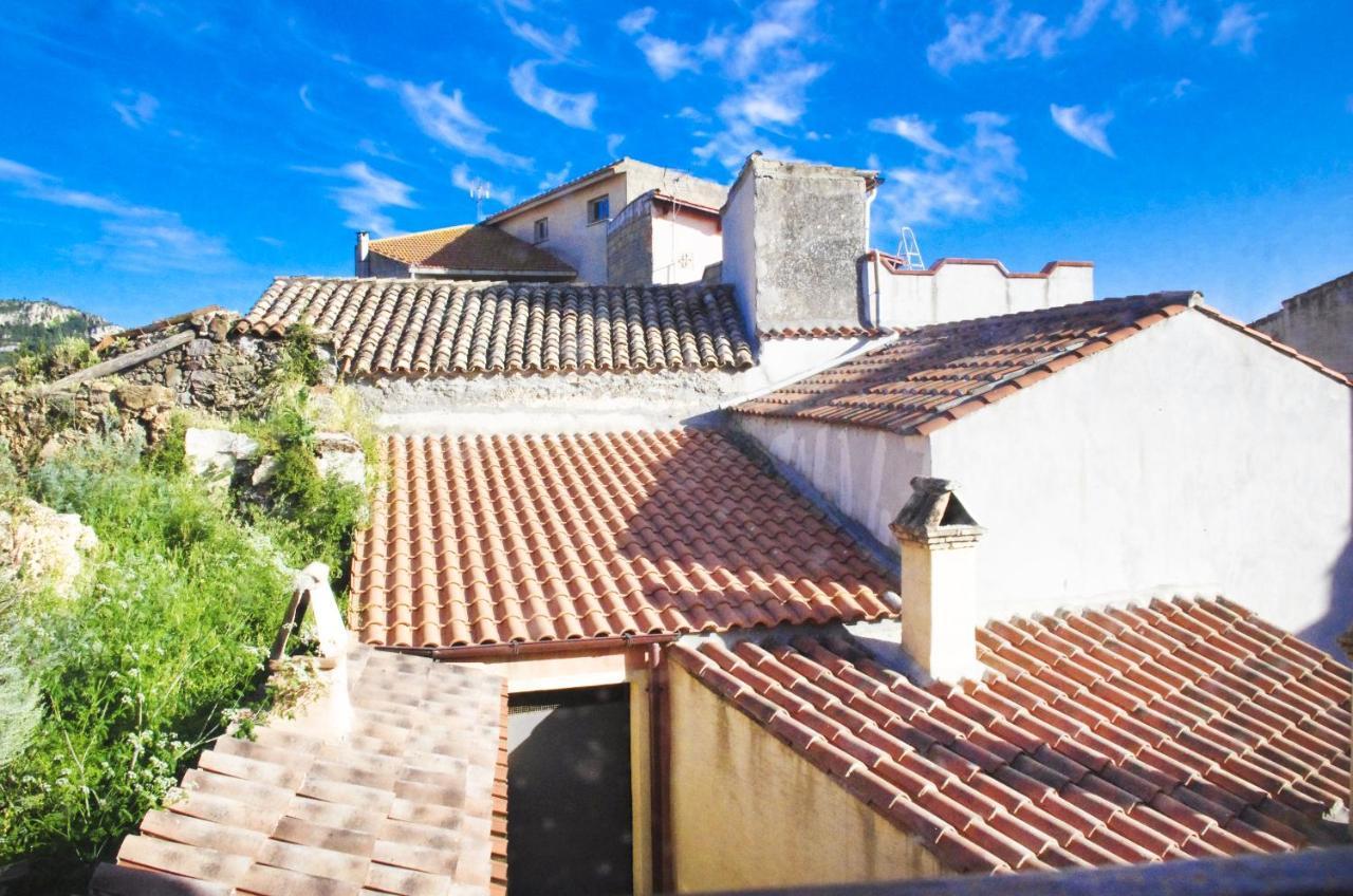 Casa De Ajala - B&B De Charme In Antica Dimora Totalmente Ristrutturata E Dotata Di Tutti I Confort Bagni Privati Spazio Living Patio Esterno Ambienti Climatizzati Degustazioni Prodotti Locali Laconi Екстер'єр фото